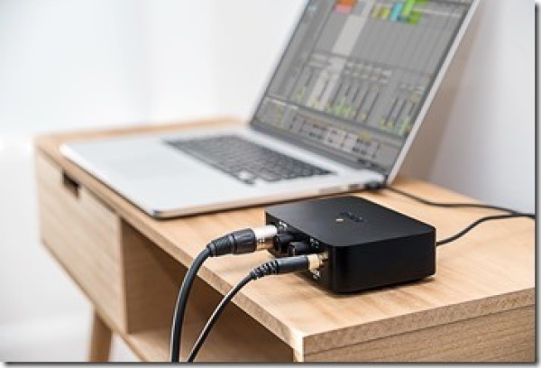 RØDE AI-1