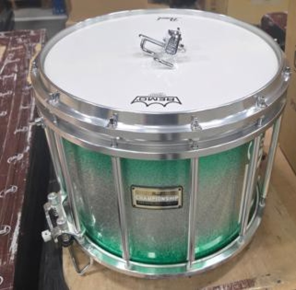 Pearl Marching Snare Pipe Band Medailist, Green Silver Burst
