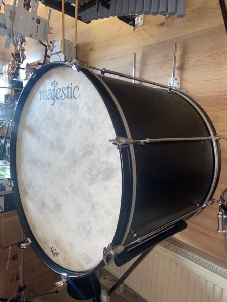 MAJESTIC Bass Drum, Light, 28"x22"